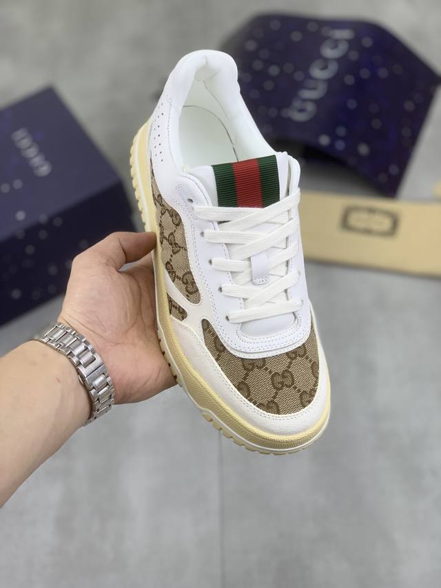 工厂价 实价 Gucci 古驰情侣款春款走秀款休闲运动鞋，顶级版本！油边工艺一比一复刻。早春新款，打造属于完美的风格，又酷又飒 C位时髦穿搭 带复古加未来感经典