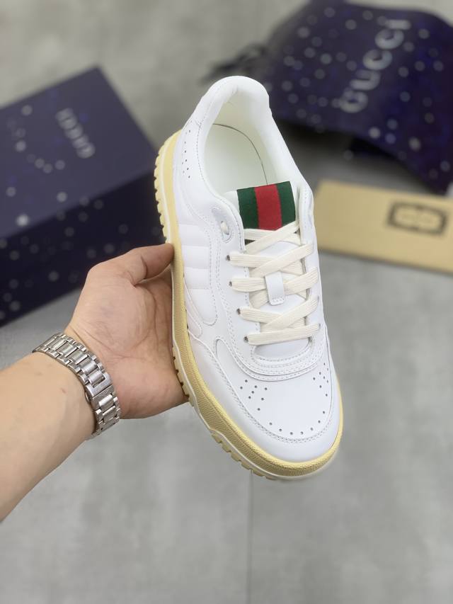 工厂价 实价 Gucci 古驰情侣款春款走秀款休闲运动鞋，顶级版本！油边工艺一比一复刻。早春新款，打造属于完美的风格，又酷又飒 C位时髦穿搭 带复古加未来感经典