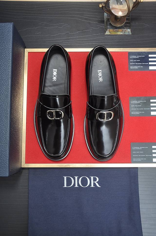 出厂价 Dior 牛皮内里 迪奥原版1:1高品质出厂，进口原版料，进口版原牛皮，牛皮内里，原版tpu大底，码数:38-44