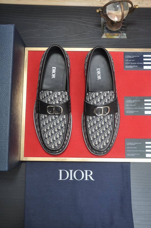 出厂价 Dior 牛皮内里 迪奥原版1:1高品质出厂，进口原版料，进口版原牛皮，牛皮内里，原版tpu大底，码数:38-44