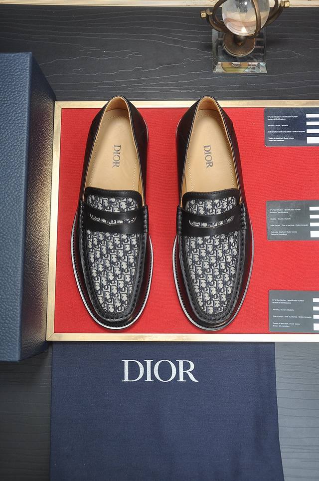 出厂价 Dior 牛皮内里 迪奥原版1:1高品质出厂，进口原版料，进口版原牛皮，牛皮内里，原版tpu大底，码数:38-44