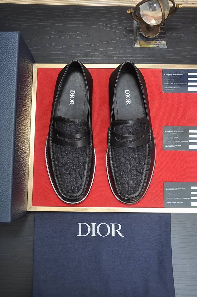 出厂价 Dior 牛皮内里 迪奥原版1:1高品质出厂，进口原版料，进口版原牛皮，牛皮内里，原版tpu大底，码数:38-44