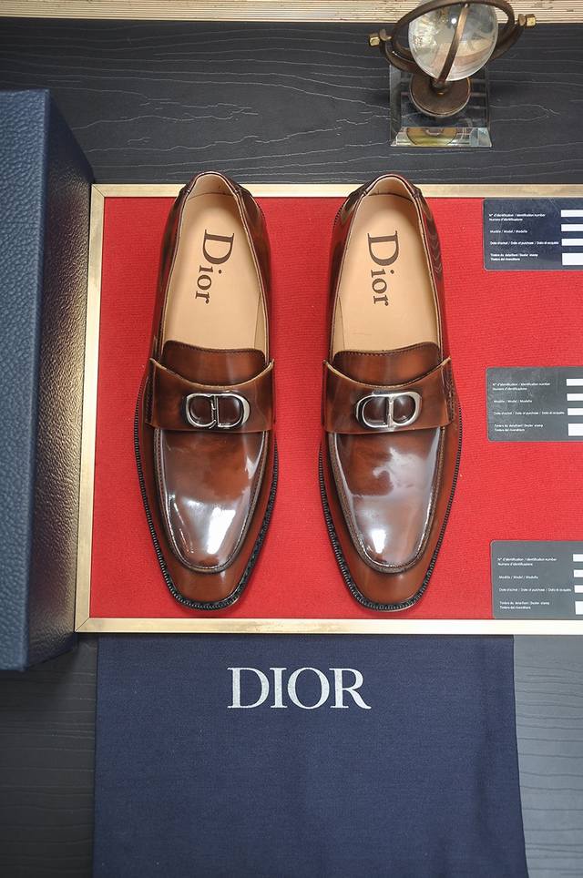 出厂价 Dior 牛皮内里 迪奥原版1:1高品质出厂，进口原版料，进口版原牛皮，牛皮内里，原版tpu大底，码数:38-44