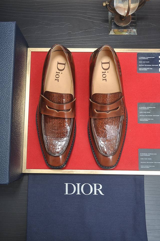 出厂价 Dior 牛皮内里 迪奥原版1:1高品质出厂，进口原版料，进口版原牛皮，牛皮内里，原版tpu大底，码数:38-44