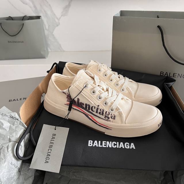 Balenciaga布鞋系列四季款 彩印 米 150多个色系列、巴黎世家帆布半拖做旧休闲鞋板鞋！ 23春夏新色最新paris情侣款帆布鞋复古小脏鞋~~最爱的一款