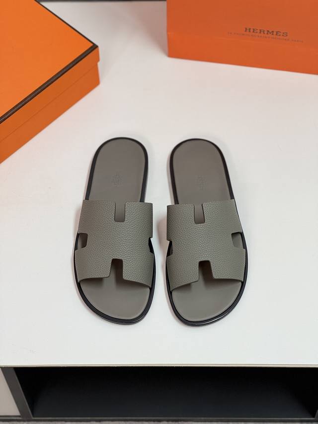 Hermès 真皮底p Size 38-44 45.46.47定制 爱马仕最高品质经典h拖鞋～高端男士凉鞋沙滩鞋拖鞋～专柜同步～原单代购货！原版进口鞋面牛皮内里