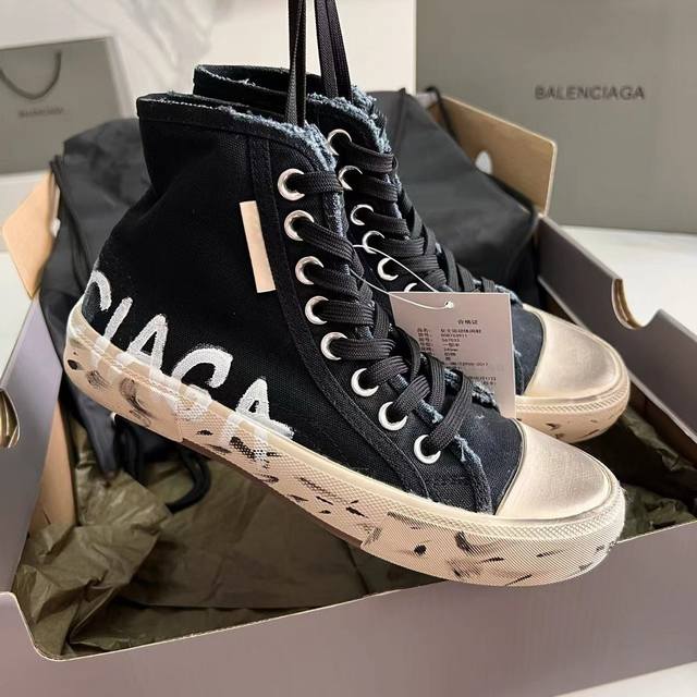 工厂价 Balenciaga巴黎世家帆布半拖做旧休闲鞋板鞋！ 24春夏新色最新paris帆布鞋复古小脏鞋~~最爱的一款休闲布鞋，复古做旧风格，全新paris系列