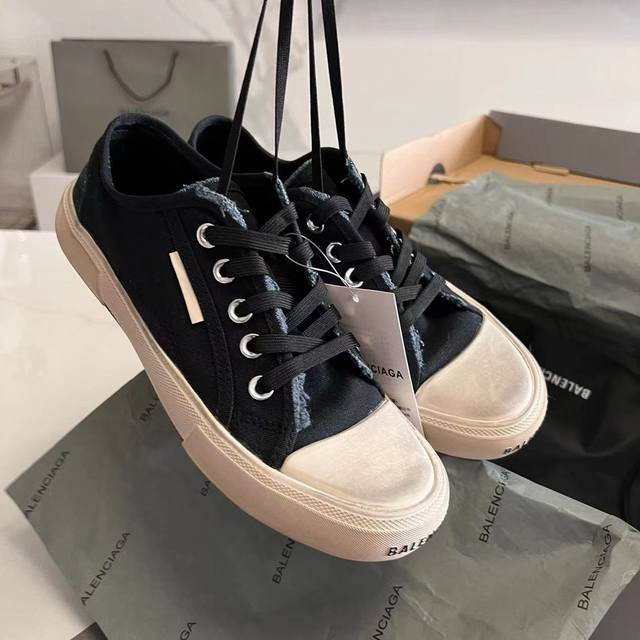 工厂价 Balenciaga巴黎世家帆布半拖做旧休闲鞋板鞋！ 23春夏新色最新paris帆布鞋复古小脏鞋~~最爱的一款休闲布鞋，复古做旧风格，全新paris系列