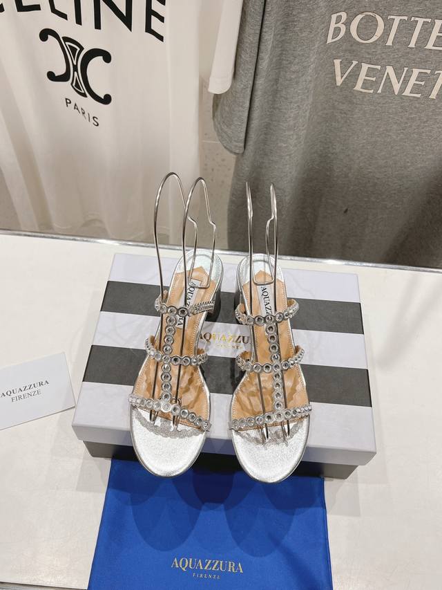 高版本出厂 Aquazzura～菠萝24Ss 全新水钻高跟鞋凉鞋拖鞋 市场顶级版本 大热水钻 蹬上瞬间gossip Girl的感觉 上脚超级有气质 既简洁又时髦