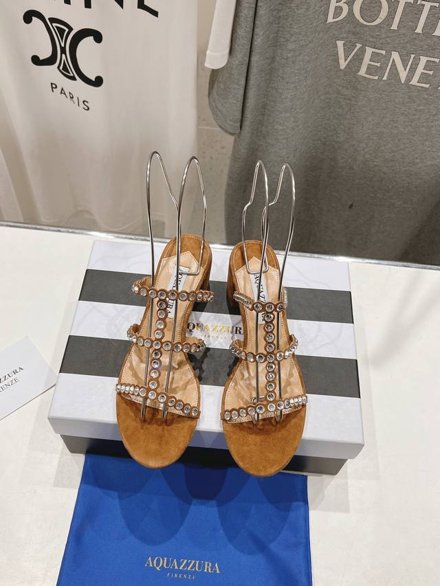 高版本出厂 Aquazzura～菠萝24Ss 全新水钻高跟鞋凉鞋拖鞋 市场顶级版本 大热水钻 蹬上瞬间gossip Girl的感觉 上脚超级有气质 既简洁又时髦