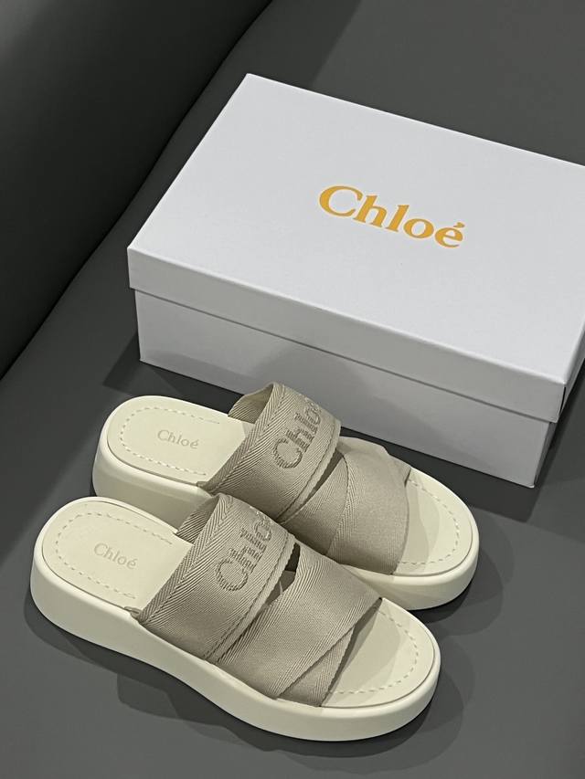 出厂价 刺绣系列 Chloe 克洛伊 最新的交叉牛皮，罗马拖鞋 电绣logo字样 原版私模高密度橡胶发泡鞋底 人工固特异手法穿线 所有的位置刚刚好 所有的工艺与