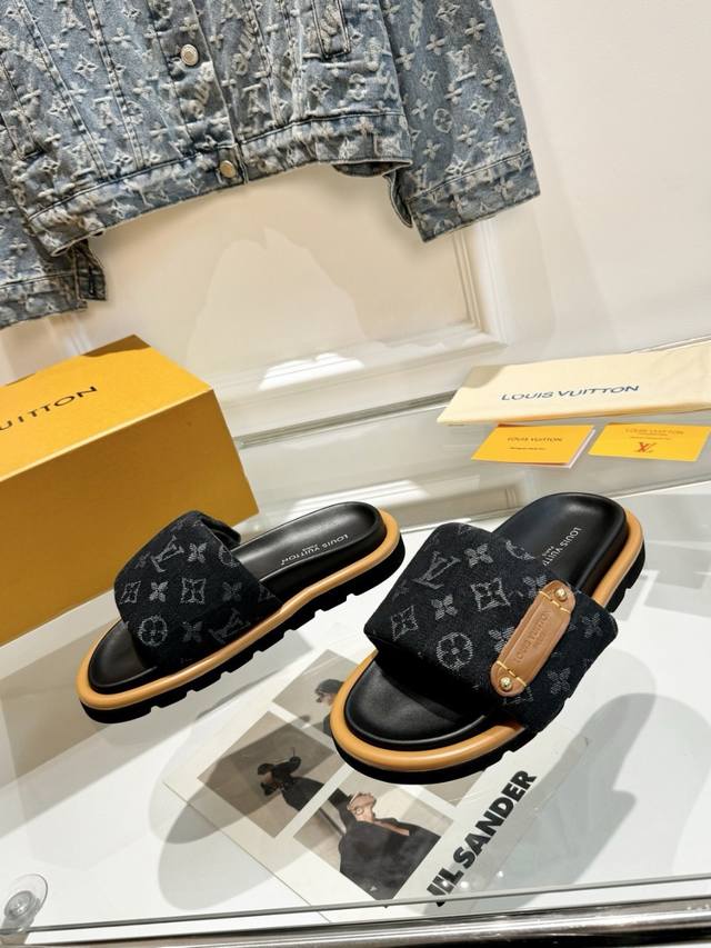 实价 。驴家拖鞋 情侣款 2024最新款-- Louis Vuitton 路易威登 最新时尚休闲半拖鞋～代购级当季最新潮品 众多博主纷纷种草，入购原版开模定制，