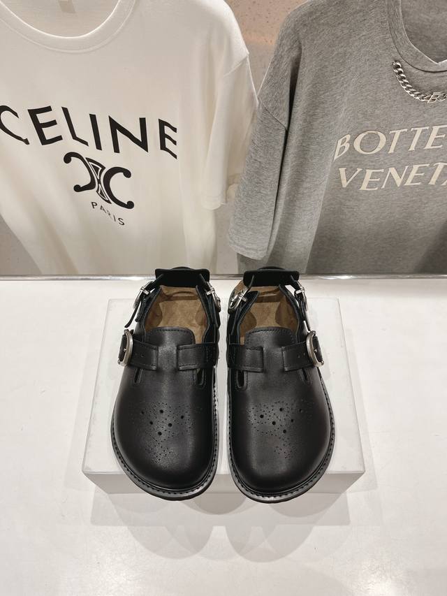 高版本出厂 Chrome X Birkenstock｜联名勃肯凉鞋这个鞋型真的属于经典不会过时的设计而且符合当下大家这种追求舒适，健康的穿着理念，被很多国内外的