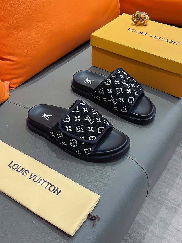 商品名称 Louis Vuitton 路易 威登 正规码数 38-44 拖鞋 商品材料 精选 意大利进口原版面料，原厂特供原版底。