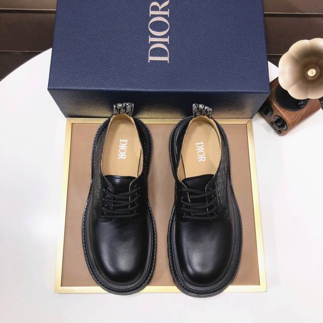 工厂批 Dior 水染牛皮内里 迪奥原版1:1高品质出厂，进口原版料，进口版原牛皮，水染牛皮内里，原版tpu大底，码数:38-44 45定做