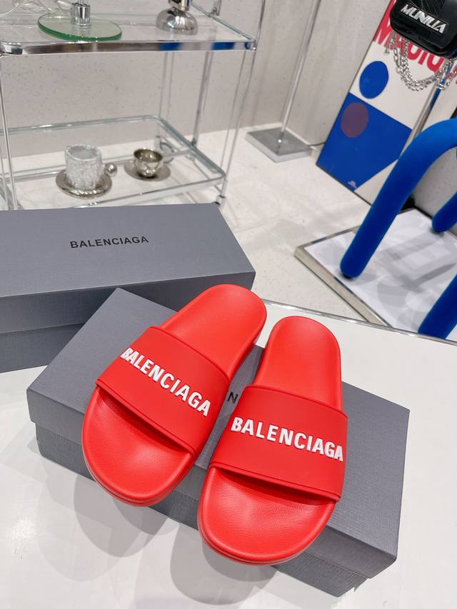 情侣款 巴黎世家balenciga 一字拖鞋系列 五颜六色 总有你喜欢的颜色 随意搭配 夏季去哪里都可以穿 发泡大底 轻盈舒适 35-45 脚肥脚宽建议大一码