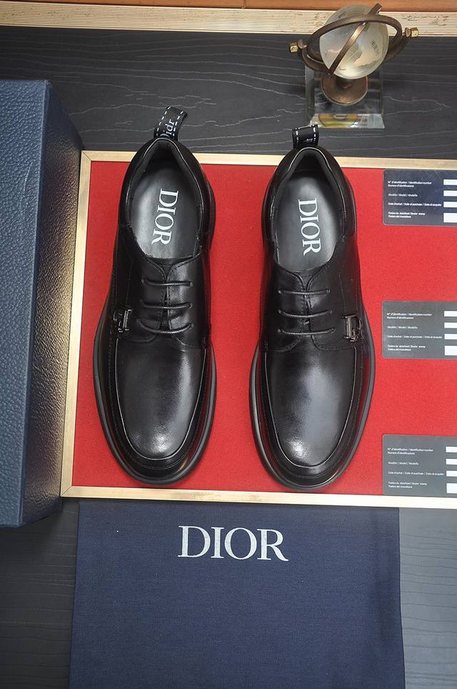 出厂价 Dior 迪奥 官网全球首发 男鞋高端品牌 最新力作：意大利进口原版专用牛皮+牛皮内里原版包头橡胶大底 柔软舒适，让行走更加便捷舒适 尺码:38-44