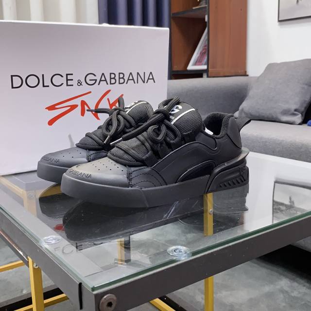 商品商标：Dolce&Gabbana 杜嘉&班纳 正码码数 38-44，45定做 商品材料：鞋面意大利牛皮拼接鞋面，羊皮垫内里，鞋底：原厂特供原版橡胶大底，独家