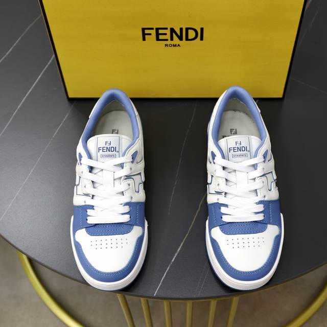 出厂价 情侣款 顶级原单 品牌：芬迪 Fendi 尺码：35-44 男38、45定制 等级：原单品质 高版本 材料 进口原版牛皮拼接 优质舒适内里 原版tpu轻