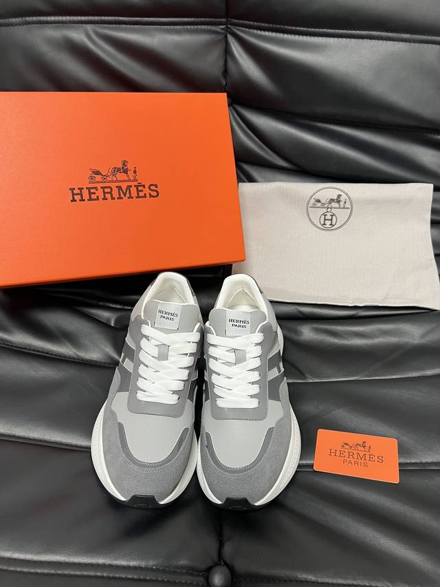 Hermes 爱马仕 -高端品质 原单 -鞋面：摔纹小牛皮、反绒小牛皮、鞋身车缝h图腾 -内里：水染牛皮 -大底：超轻tpu发泡 橡胶；双色成型大底 -超高品控