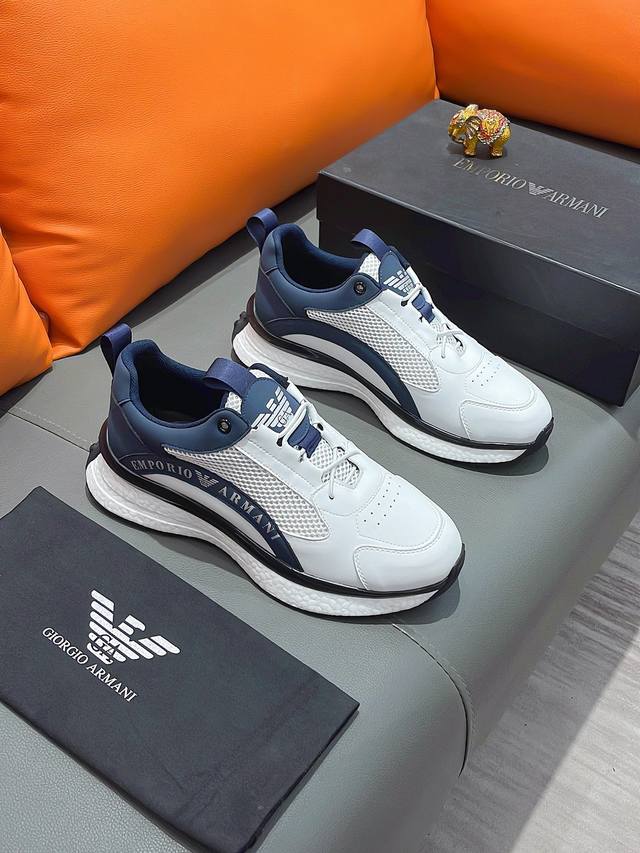 商品名称：Armani 阿玛尼 正规码数 38-44 休闲鞋 商品材料：精选 牛皮鞋面，柔软羊皮垫脚；原厂特供大底。