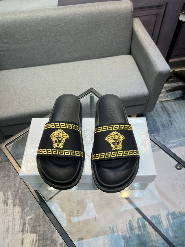 实价 Lv.精品男士拖鞋.休闲宽松舒适型。上图片必爆款 码数size：38-45