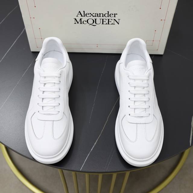 Alexander mcqueen 麦昆 经典明星爆款百搭小白鞋，原版1：1复刻， 原版大底！新色不断更新 面料：定制原版进口意大利丝绸牛皮3D丝印 内里：进