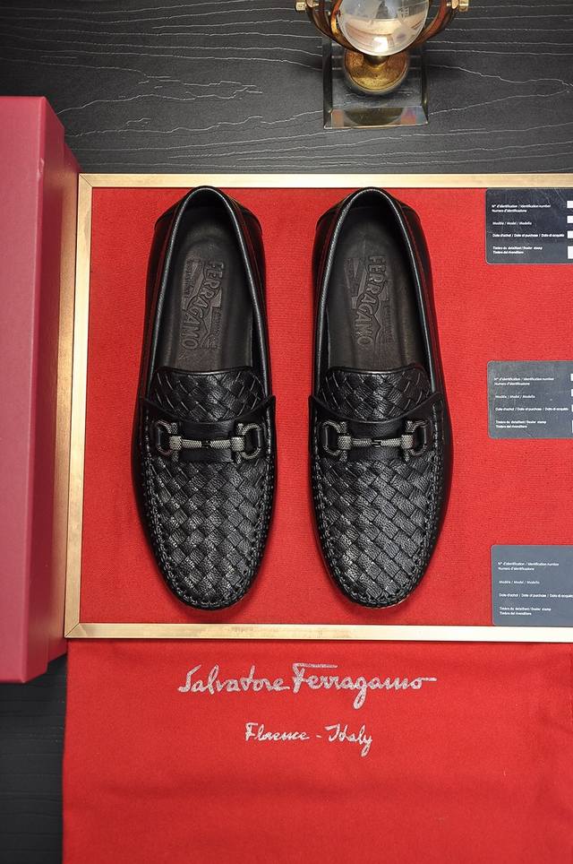 出厂价 Ferragamo 菲拉格幕 专柜最新款 原版进口开边上乘牛皮手工编织成+进口牛里+原版奢华金属扣+原版组合大底 对比无压力 38--44