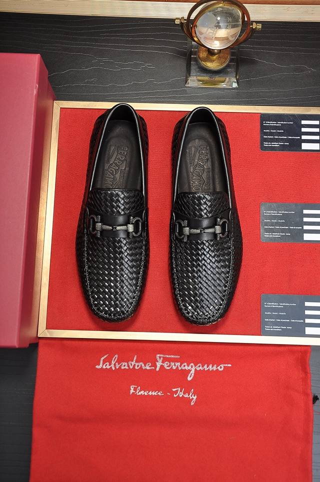 出厂价 Ferragamo 菲拉格幕 专柜最新款 原版进口开边上乘牛皮手工编织成+进口牛里+原版奢华金属扣+原版组合大底 对比无压力 38--44