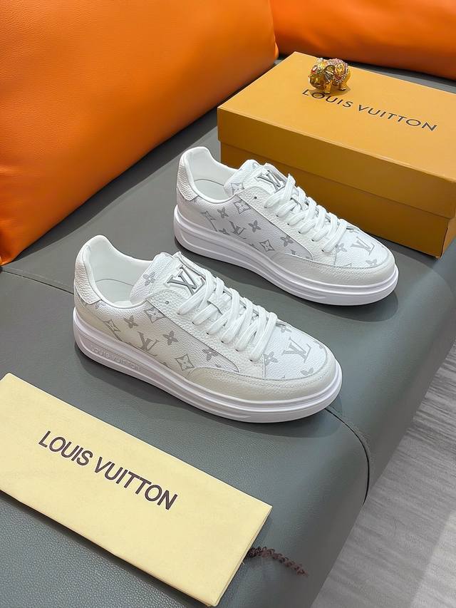 商品名称：LOUIS VUITTON 路易 威登 正规码数: 38-44 休闲鞋 商品材料：精选 牛皮鞋面，柔软绒毛内里；原厂大底。