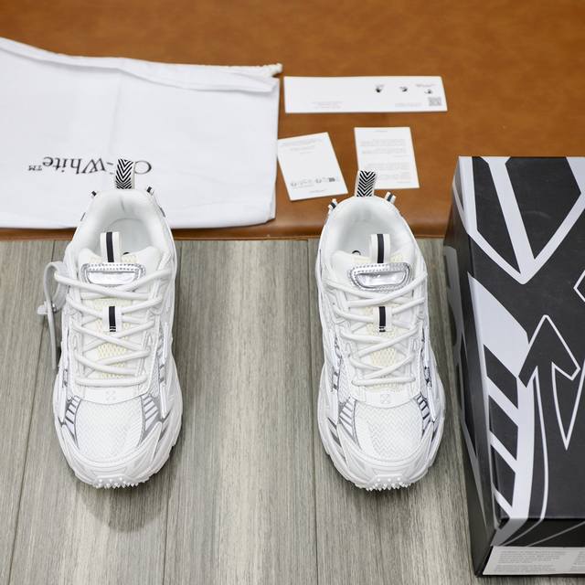 OFF-White C O VirGil Abloh 登休山闲鞋 24年款新 采用保环牛剖革合组网织鞋布面材质 鞋垫嵌入泡发缓震EVA物料 正确底中搭载EVA轻