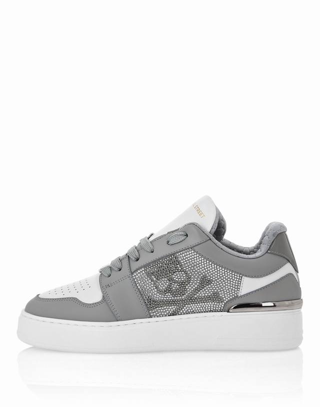 PHILIPP PLEIN 顶级P: Size:38-44 45定做 菲利普.普莱茵顶级原单德国PP潮牌男鞋 探索这双纳帕真皮，带有莱茵石细节，外侧骨头形状的减