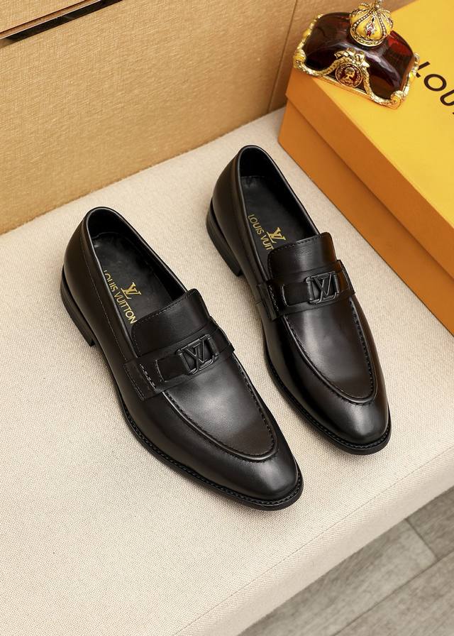 商品商标：LOUIS VUITTON 路易威登 休闲皮鞋 正码码数: 39-44 38.45.46订制 商品材料：精选 进口头层小牛皮鞋面+奢华五金扣，进口头层