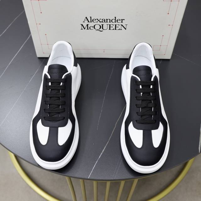 Alexander mcqueen 麦昆 经典明星爆款百搭小白鞋，原版1：1复刻， 原版大底！新色不断更新 面料：定制原版进口意大利丝绸牛皮3D丝印 内里：进