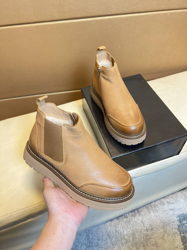 高邦 独家首发 Ugg～独特现代风运动鞋。专柜代购休闲鞋 意大利进口原版皮 拒绝脱色磨脚 鞋底：原厂特供原版底，上脚轻盈，真毛 超酷 系带走路都带风风格设计 超