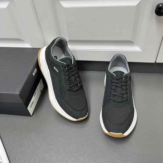 商品商标:HUGO BOSS 运动鞋 正码码数:38-44 商品材料:当季最新款四色可选,这款鞋面采用进口牛巴戈与透气网布拼接，侧身穿孔细节，耐磨止滑橡胶厚大底