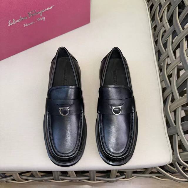 Ferragamo 顶级P: Size:39-44 38.45.定做 菲拉格慕 男神增高套脚底皮鞋系列专柜同步发售原厂配置，意大利进口原版牛皮面料，经典版面绅士