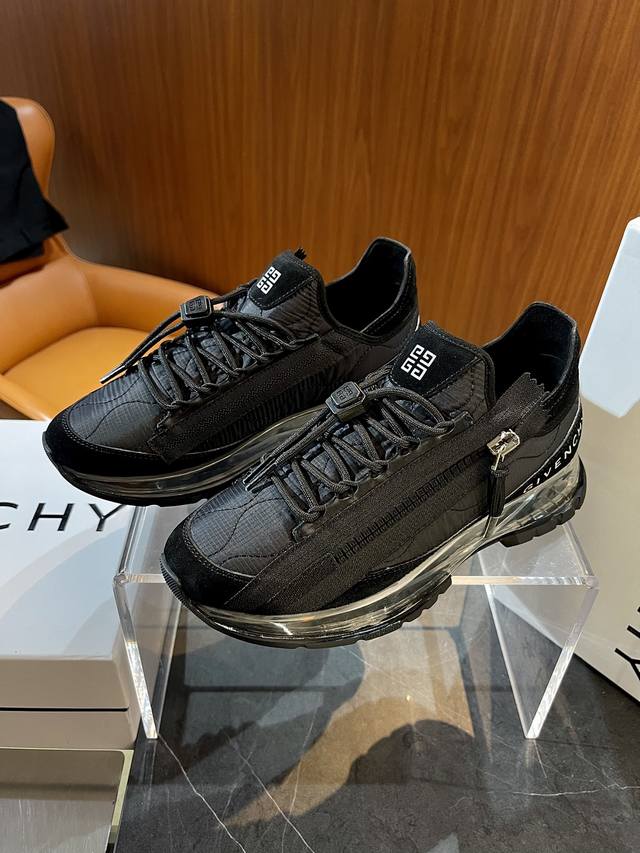 纪梵＊新品Spectre气垫运动鞋 size；39~44 38.45定制 侧面搭配4G LOGO拉链，饰以同系配色织带饰带，配有织物和金属拉链头 科技同系配色鞋