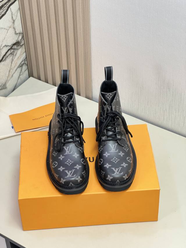 L家 顶级P: Size:39-44 38.45可定制 配全套包装 LV高帮靴子系列专柜最新原版正装皮鞋 代购级别 进口头层原版牛皮 开边珠牛皮牛皮内里。原版大