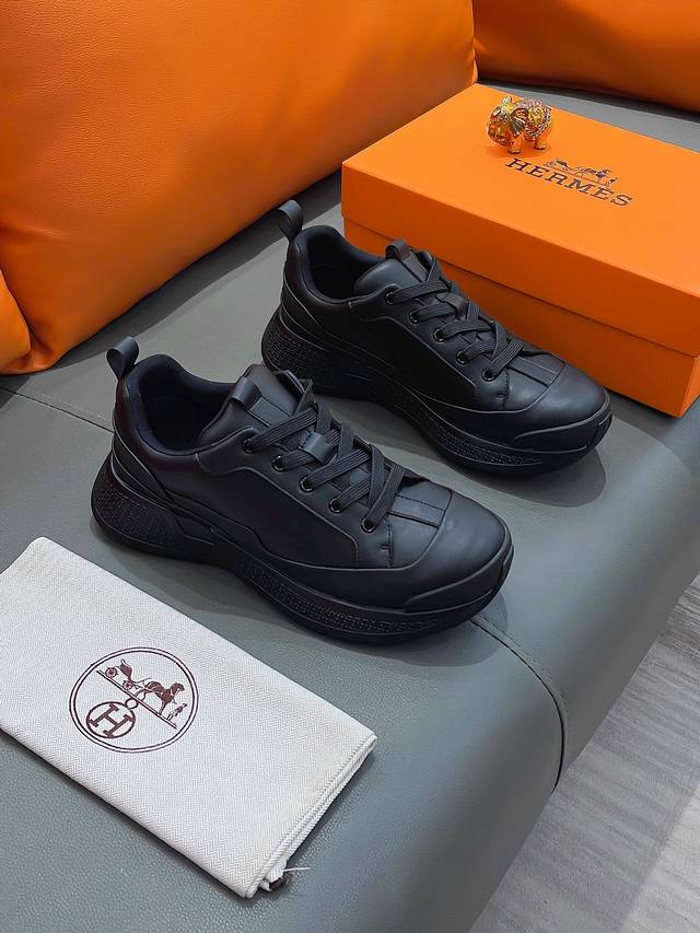 商品名称：HERMES 爱马仕 正规码数: 38-44 休闲鞋 商品材料：精选 牛皮鞋面，舒适羊皮内里；原厂大底。