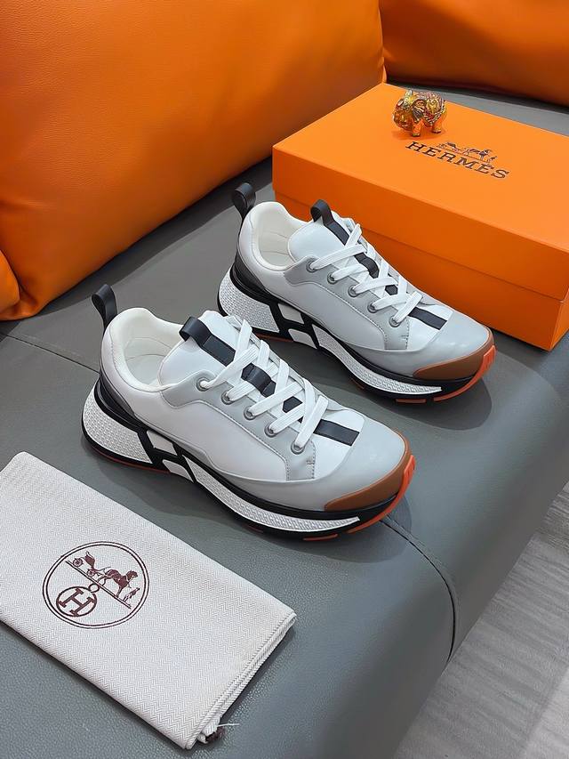 商品名称：HERMES 爱马仕 正规码数: 38-44 休闲鞋 商品材料：精选 牛皮鞋面，舒适羊皮内里；原厂大底。