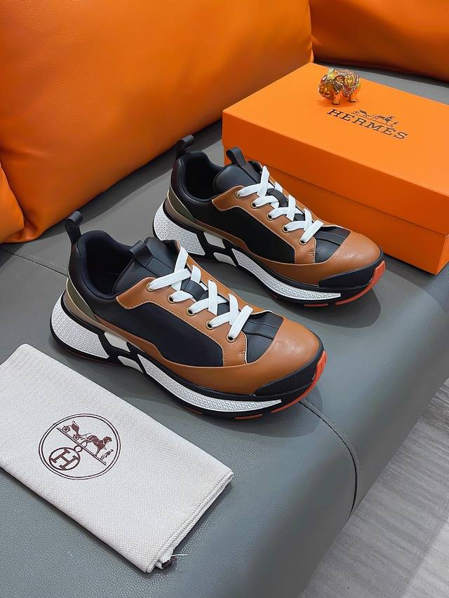 商品名称：HERMES 爱马仕 正规码数: 38-44 休闲鞋 商品材料：精选 牛皮鞋面，舒适羊皮内里；原厂大底。