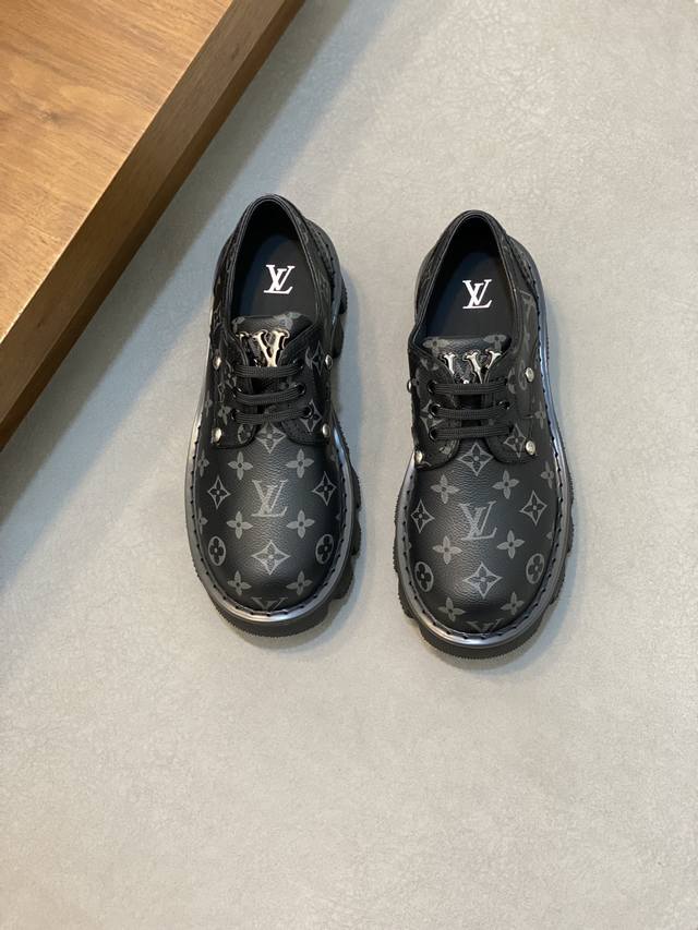 Louis vuitton LV24路易威登秋冬新款复古厚底系列 乐福鞋，可爱十足非常减龄，穿上后显得腿又瘦又直，简约好搭超显腿长，6色可选，码数39-44 3