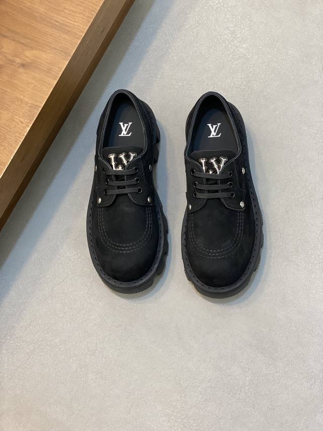 Louis vuitton LV24路易威登秋冬新款复古厚底系列 乐福鞋，可爱十足非常减龄，穿上后显得腿又瘦又直，简约好搭超显腿长，6色可选，码数39-44 3