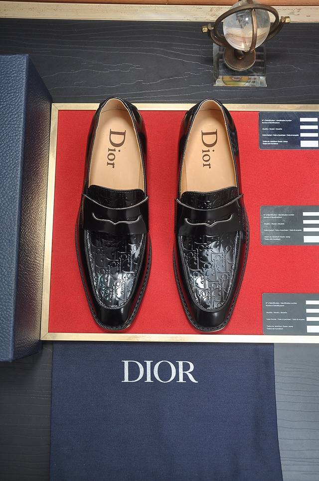 出厂价 Dior 牛皮内里 迪奥原版1:1高品质出厂，进口原版料，进口版原牛皮，牛皮内里，原版TPU大底，码数:38-44