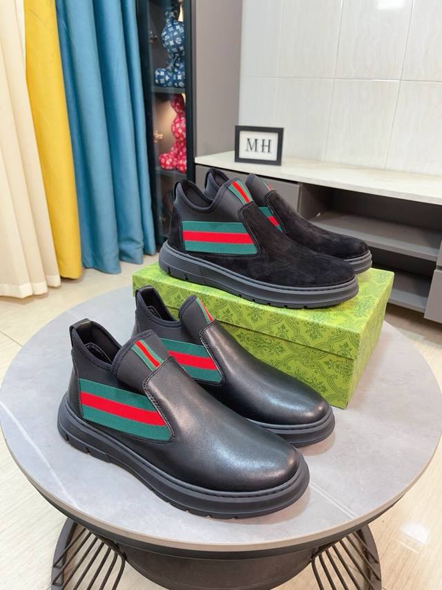 出厂价 GUCCI 古奇 高帮顶级奢侈品牌，最新時尚休闲男鞋，潮流百搭之款，轻松运动风，鞋面意大利进口牛皮羊皮内里或绒里，加超精细做工。原版个性时尚半气垫增高大