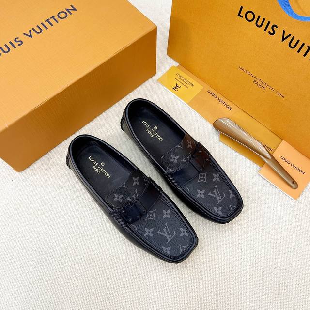 Louis Vuitton 路家高版本豆豆鞋新品来袭 专柜同步发售 原厂配置、意大利进口牛皮面料，全进口水染牛皮里垫，鞋底：原厂特供原版底超级舒适，原厂跟单货