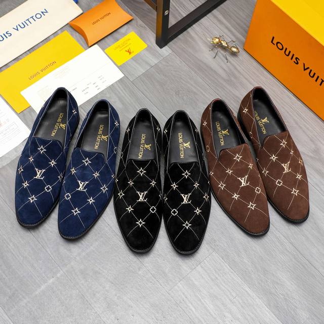 商品商标：LOUIS VUITTON 路易威登 商务套脚皮鞋 正码码数: 39-44 商品材料：精选 电绣磨砂牛皮鞋面 牛皮内里 原版大底