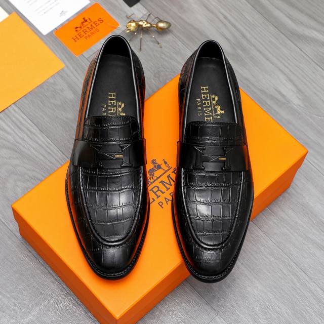 商品商标：HERMES 爱马仕 商务套脚皮鞋 正码码数: 39-44 商品材料：精选石头纹牛皮鞋面 牛皮内里 原版大底 - 点击图像关闭