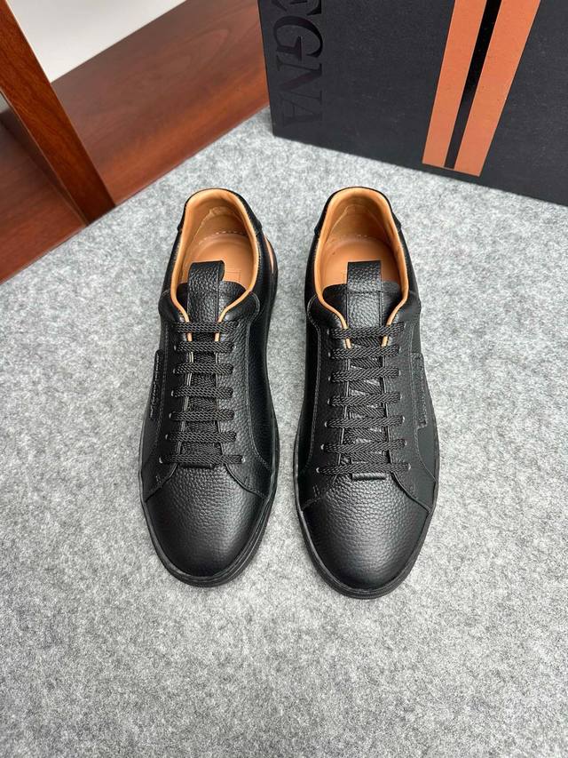 品牌：Zegna 颜色：原版配色 码数：38-44 价格： 材质：杰尼亚新款 男士 休闲鞋 原单 品质 鞋面采用进口原版牛皮牛皮内里 牛皮垫脚原单品质皮质感极强